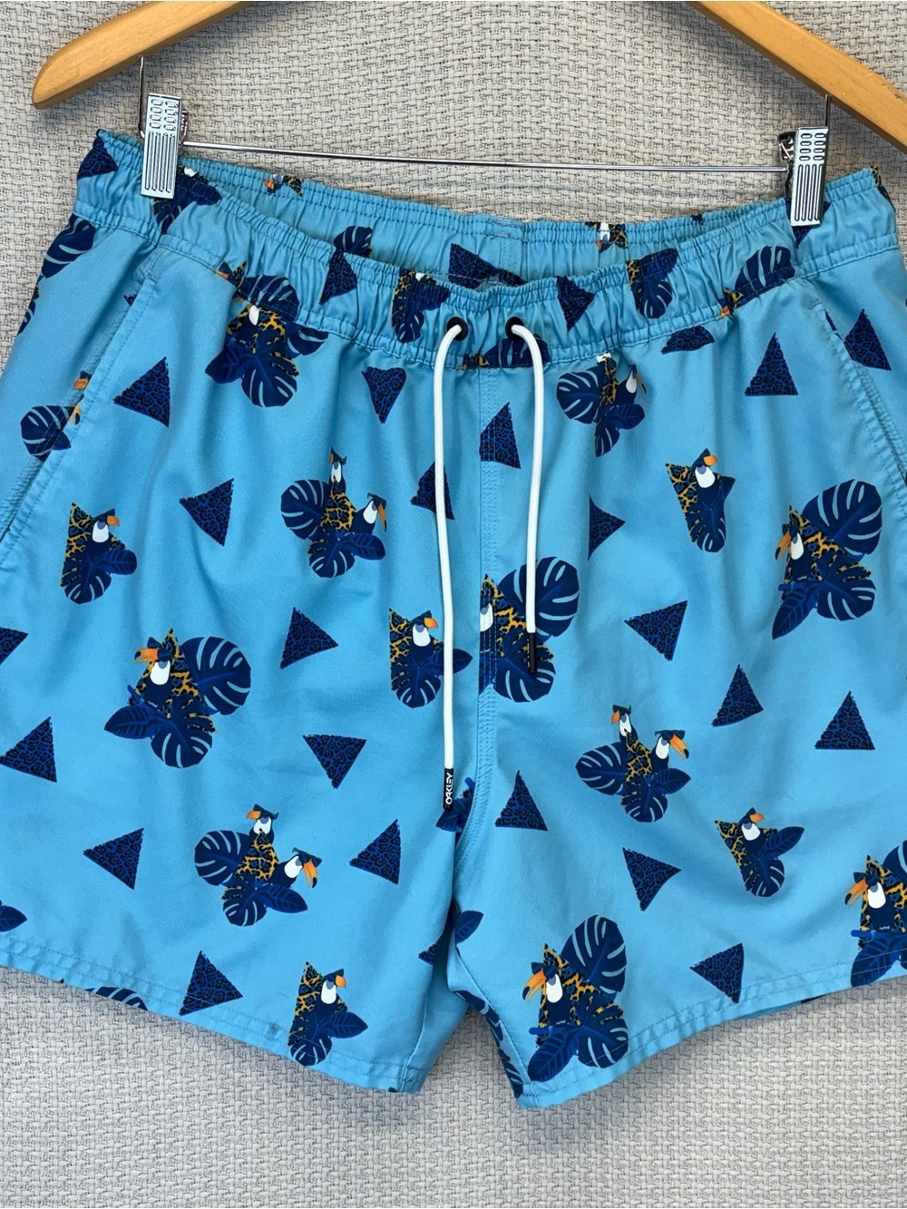 Oakley Men’s Toucan Tropics Beach Bathing Suit Shorts Large Blue Beach Fun EUC